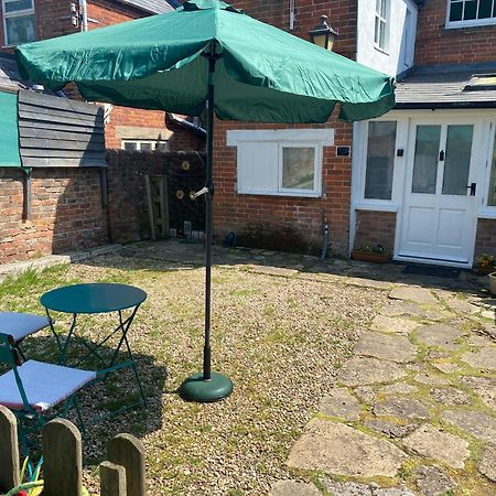 Bridport Garden Suite Bagian luar foto