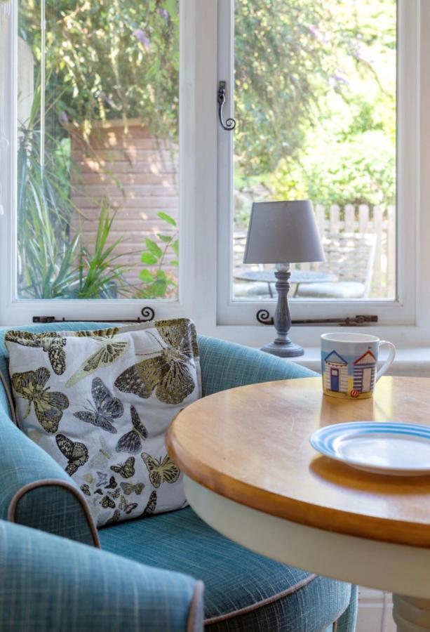 Bridport Garden Suite Bagian luar foto
