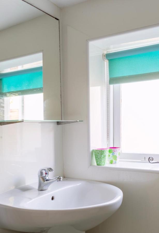 Bridport Garden Suite Bagian luar foto