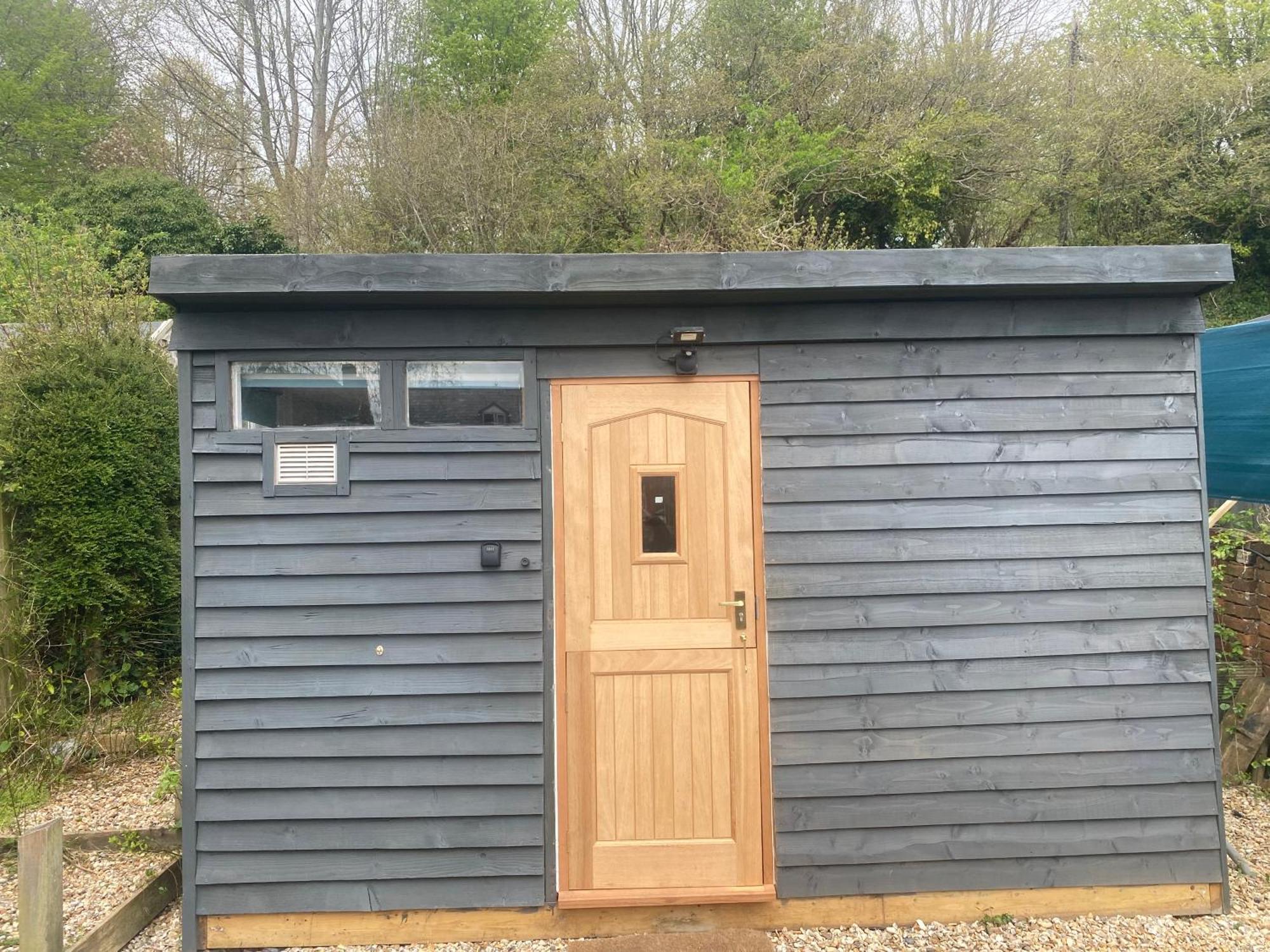 Bridport Garden Suite Bagian luar foto